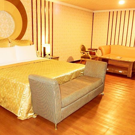 Huang Xing Motel Pingtung Exterior foto